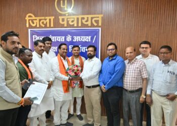 श्री ईशवरी साहू निर्विरोध बने जिला पंचायत कबीरधाम के अध्यक्ष