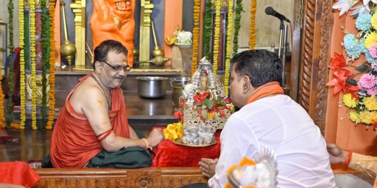 *हनुमान जयंती पर उपमुख्यमंत्री विजय शर्मा ने की विशेष पूजा-अर्चना, महाआरती में हुए शामिल*