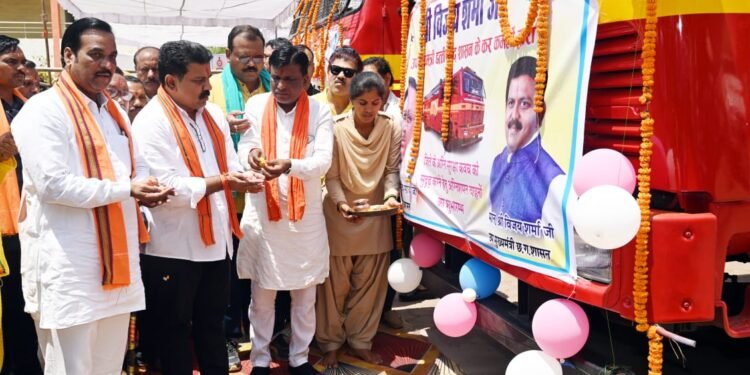 कबीरधाम को मिली दो अत्याधुनिक अग्निशमन वाहन, फोम वेंडर यूनिट पहली बार जिले को मिली सौगात