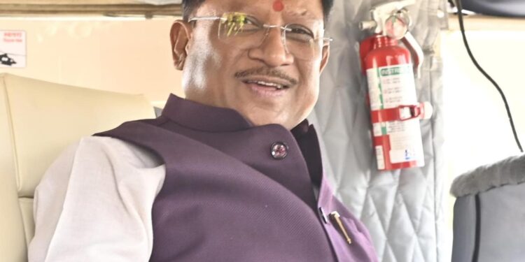 *मुख्यमंत्री पुलिस ग्राउंड हेलीपेड रायपुर से हेलीकाप्टर द्वारा रवाना*