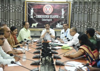 *संभागायुक्त ने ली सुपर स्पेश्यालिटी प्रबंधन की बैठक*