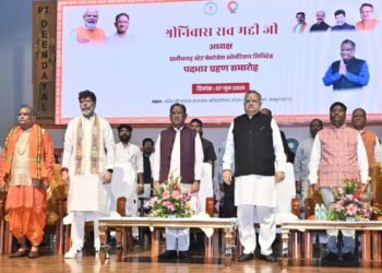 *मुख्यमंत्री श्री विष्णुदेव साय ने छत्तीसगढ़ स्टेट बेवरेजेस कॉर्पोरेशन के अध्यक्ष श्रीनिवास मद्दी के पदभार ग्रहण समारोह में हुए शामिल*