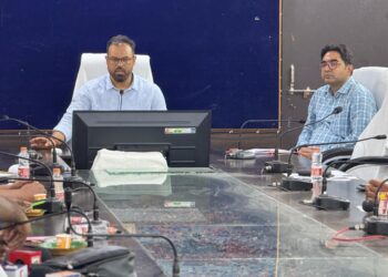 *धरती आबा जनजाति ग्राम उत्कर्ष अभियानरू*  *आदिवासी गांवों में शिविर के माध्यम से मिलेगा 25 योजनाओं का लाभ*