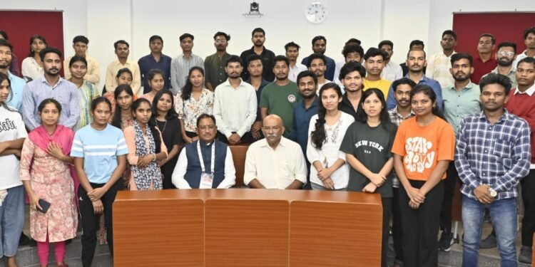 *दंतेवाड़ा के युवाओं की आत्मनिर्भरता की ओर प्रेरणादायक यात्रा*