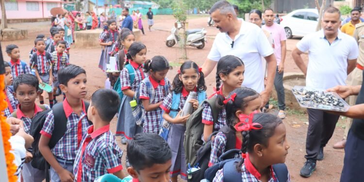 *केंद्रीय विद्यालय महाराजपुर में अध्ययनरत पुलिस परिवार के बच्चों के लिए निःशुल्क बस सुविधा का शुभारंभ*