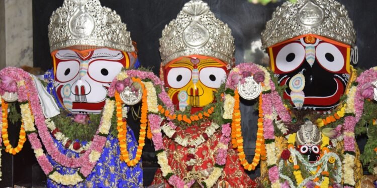 *रथयात्रा महोत्सव में शामिल हुए राज्यपाल श्री रमेन डेका*