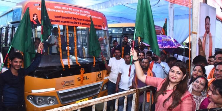 *पंडरिया विधायक भावना बोहरा द्वारा संचालित महाविद्यालयीन छात्राओं हेतु 5 निःशुल्क बसों का मुख्यमंत्री विष्णु देव साय जी और विधानसभा अध्यक्ष डॉ.रमन सिंह जी ने किया वर्चुअल लोकार्पण एवं करोड़ों के विकास कार्यों की दी सौगात*