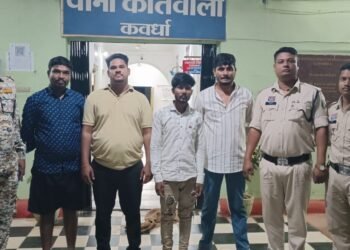 *पुलिस की ताबड़तोड़ कार्रवाई : एक ही दिन में अवैध शराब और सट्टा के खिलाफ पांच धमाकेदार रेड, कबीरधाम में अपराधियों की शामत*