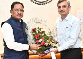 *मुख्यमंत्री साय से भारत सरकार में भूमि संसाधन सचिव ने की सौजन्य भेंट*