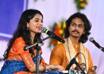 *छत्तीसगढ़ विधानसभा परिसर लोक गायिका सुश्री मैथिली ठाकुर के सुमधुर भजनों से हुआ राममय*