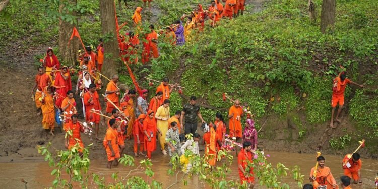 *विधायक भावना बोहरा और कांवड़ियों ने दूसरे दिन तय की लम्हनी से वन ग्राम महामाई तक की यात्रा, आज तीसरे दिन होगा पंडरिया विधानसभा में कांवड़ यात्रा का प्रवेश*