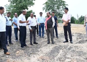 *सड़क निर्माण की गुणवत्ता में न हो लापरवाही -अरुण साव* *उप मुख्यमंत्री ने रतनपुर-पेंड्रा राष्ट्रीय राजमार्ग के कार्यों का किया औचक निरीक्षण*