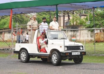 स्वतंत्रता दिवस आयोजन का किया गया अंतिम पूर्वाभ्यास  स्वतंत्रता दिवस की तैयारी जोरों पर, सांसद संतोष पाण्डेय मुख्य समारोह में करेंगे ध्वाजारोहण