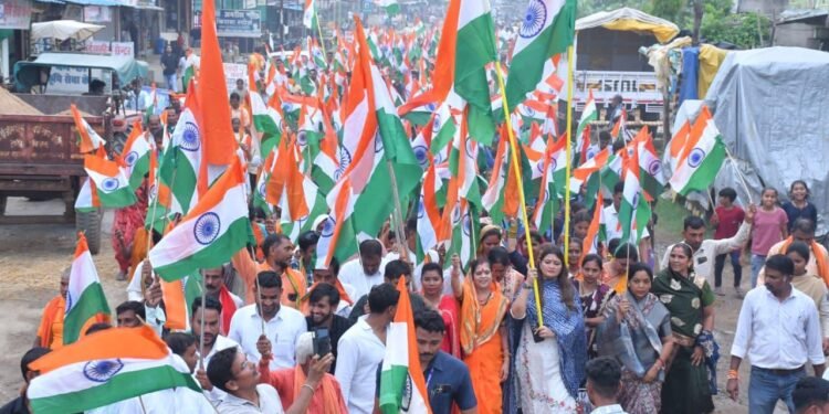 *ऑपरेशन सिंदूर की सफलता एवं सेना के जवानों के सम्मान में पंडरिया विधायक भावना बोहरा के नेतृत्व में निकाली गई विधानसभा स्तरीय तिरंगा यात्रा*