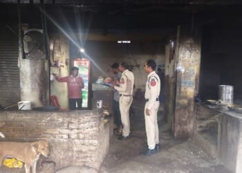 *पिपरिया पुलिस की दबिश अवैध रूप से सार्वजनिक स्थान में शराब पीने और पिलाने वालों पर कड़ी कार्रवाई, 9 प्रकरण दर्ज*