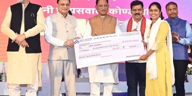 *छत्तीसगढ़ की नई औद्योगिक नीति से लाभान्वित हुए युवा उद्यमी*  *महिला उद्यमी रागिनी जायसवाल स्थानीय उत्पादों से फिटनेस एवं न्यूट्रीशन के लिए कर रही पहल*