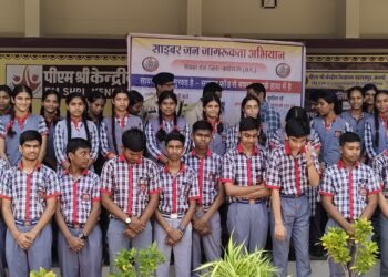 *पीएम केंद्रीय विद्यालय महाराजपुर में कबीरधाम पुलिस का साइबर जागरूकता कार्यक्रम बच्चों को दिए गए डिजिटल सुरक्षा के मूलमंत्र*