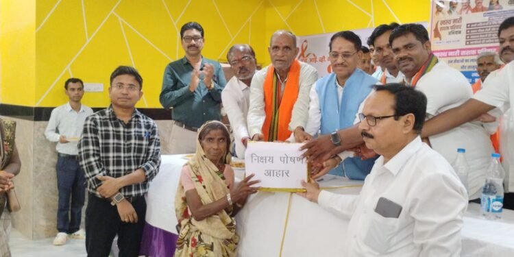 जहां नारी का सम्मान होता है, वहां देवता निवास करते हैं-पूर्व संसदीय सचिव डॉ. सियाराम साहू स्वास्थ्य विभाग पिपरिया की टीम ने किया “स्वस्थ नारी- सशक्त परिवार अभियान“ का शुभारंभ