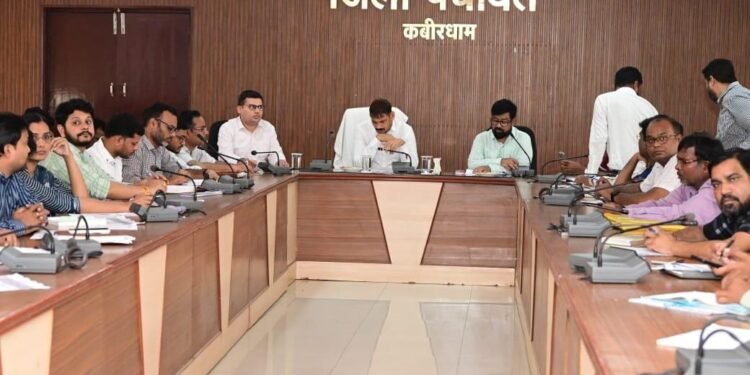 प्रधानमंत्री जनमन आवास में लापरवाही बरतने पर मुड़वाही सचिव प्रदीप धुर्वे तत्काल प्रभाव से निलंबित प्रधानमंत्री जनमन योजना की समीक्षा में कलेक्टर सख्त, लापरवाही पर सचिव निलंबित