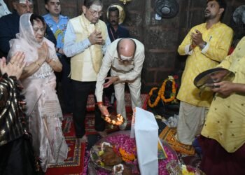 राज्यपाल रमेन डेका ने भोरमदेव मंदिर में की विशेष पूजा-अर्चना, प्रदेश की खुशहाली एवं समृद्धि की कामना