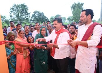 उपमुख्यमंत्री विजय शर्मा ने ग्राम कुरूवा में सामुदायिक भवन का किया लोकार्पण