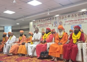 स्वामी स्वदेशानंद ने जय श्री राम के जयकारों से तोड़ा मौन व्रत जब तक भारत हिन्दू राष्ट्र नही बन जाता मै अन्न ग्रहण नही करूंगा स्वामी स्वदेशानन्द ब्रह्म गिरि