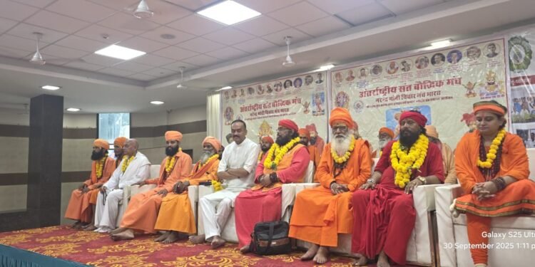 स्वामी स्वदेशानंद ने जय श्री राम के जयकारों से तोड़ा मौन व्रत जब तक भारत हिन्दू राष्ट्र नही बन जाता मै अन्न ग्रहण नही करूंगा स्वामी स्वदेशानन्द ब्रह्म गिरि