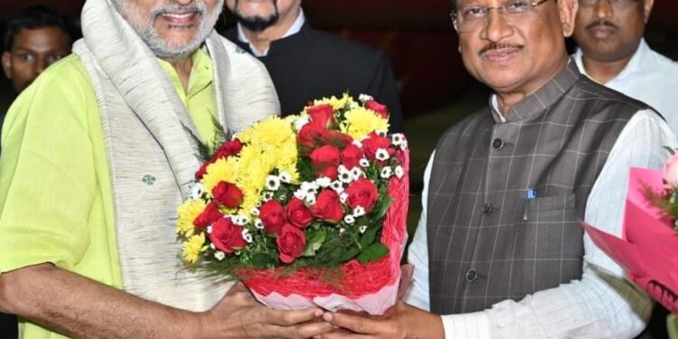 *उपराष्ट्रपति सी. पी. राधाकृष्णन का राज्यपाल रमेन डेका और मुख्यमंत्री विष्णुदेव साय ने स्वामी विवेकानंद विमानतल पर किया आत्मीय स्वागत*