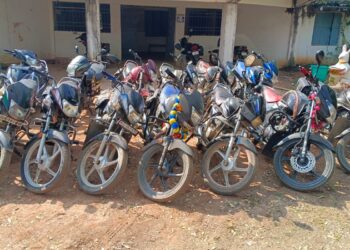 *जंगल में जुआ खेलने पहुंचे जुआरी पुलिस कार्रवाई की भनक पाकर भागेमौ के से 14 मोटर सायकलें जप्त, जुआ के सबूत मिलने पर कठोर कार्रवाई*