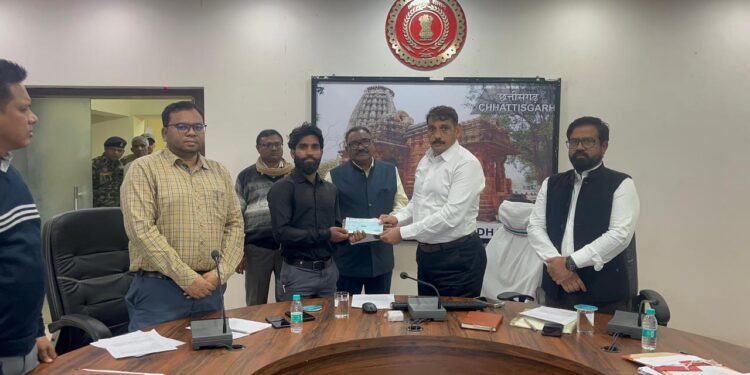 *कबीरधाम जिले में ‘‘टोकन तुंहर हाथ’’ मोबाइल ऐप से किसानों को मिल रही बड़ी सुविधा*