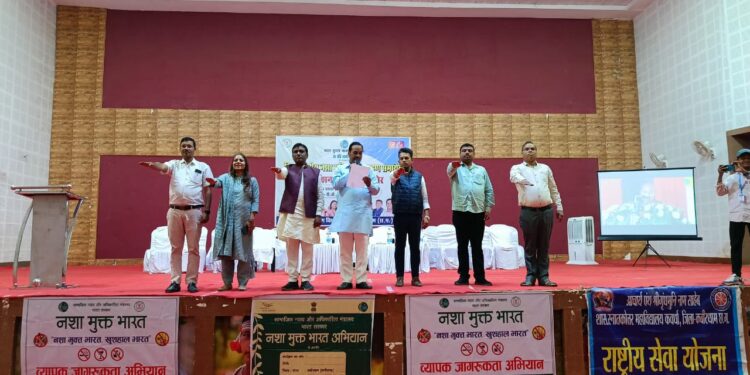 *राजीव युवा उत्थान योजना के अंतर्गत नई दिल्ली में सिविल सेवा परीक्षा (युपीएससी) की तैयारी के लिए ऑनलाइन आवेदन आमंत्रित*