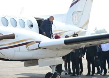 पूर्व राष्ट्रपति, राज्यपाल और मुख्यमंत्री का एयरपोर्ट में स्वागत