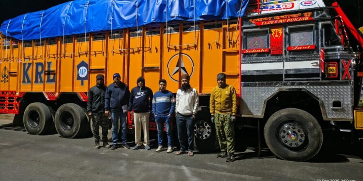 *अवैध धान परिवहन पर बड़ी कार्रवाई, 3 ट्रकों में 960 क्विंटल धान जब्त*