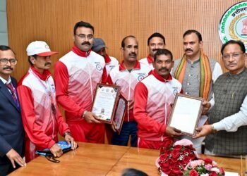 *मुख्यमंत्री साय से मास्टर एथलीट फेडरेशन ऑफ इंडिया के प्रतिभागियों ने की सौजन्य भेंट*