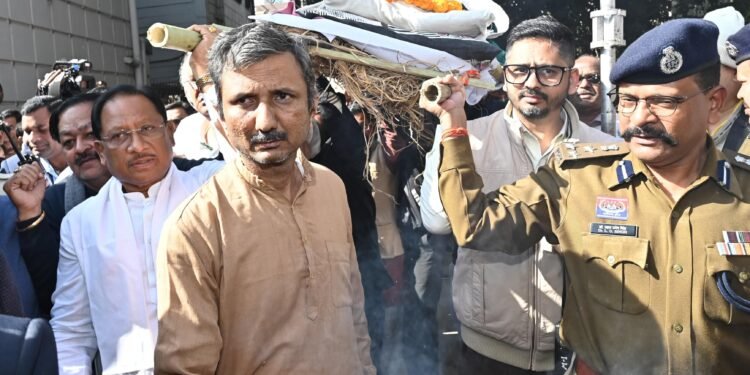 *ज्ञानपीठ सम्मानित साहित्यकार विनोद कुमार शुक्ल को मुख्यमंत्री विष्णु देव साय ने दी भावभीनी अंतिम श्रद्धांजलि*