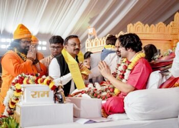 *मात्र एक चौपाई पर तीन घण्टे बोले बागेश्वर सरकार*