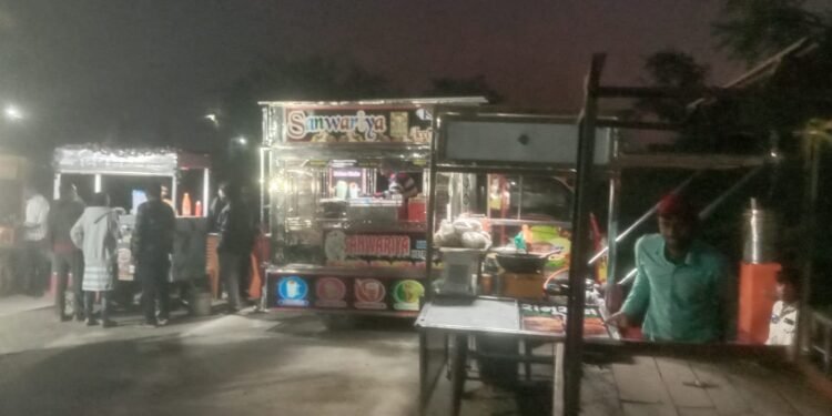 नगर पंचायत पांडातराई में निर्धारित स्थान पर चैपाटी संचालन के लिए नोटिस जारी कर दी गई समझाईश, दुकानदारों ने जताई सहमति-सीएमओं