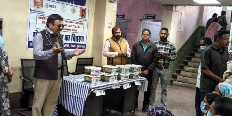 *प्रधानमंत्री टीबी मुक्त भारत अभियान के तहत टीबी मरीजों को पोषण आहार का वितरण*