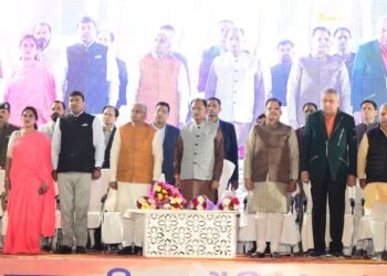 *वंदे मातरम गीत के 150 वीं वर्षगांठ पर आयोजित कार्यक्रम में शामिल हुए मुख्यमंत्री विष्णु देव साय*