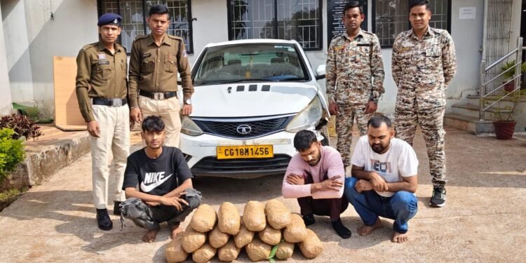 *कबीरधाम पुलिस की बड़ी कार्रवाई, 15 किलो से अधिक गांजा के साथ तीन अंतरराज्यीय तस्कर गिरफ्तार*