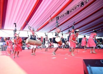 *राष्ट्रपति के समक्ष बास्तानार के युवाओं ने ‘गौर नृत्य’ से बिखेरे अद्भुत लोक-रंग*