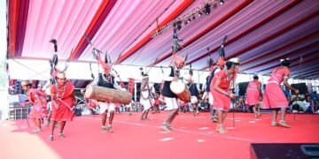 *राष्ट्रपति के समक्ष बास्तानार के युवाओं ने ‘गौर नृत्य’ से बिखेरे अद्भुत लोक-रंग*