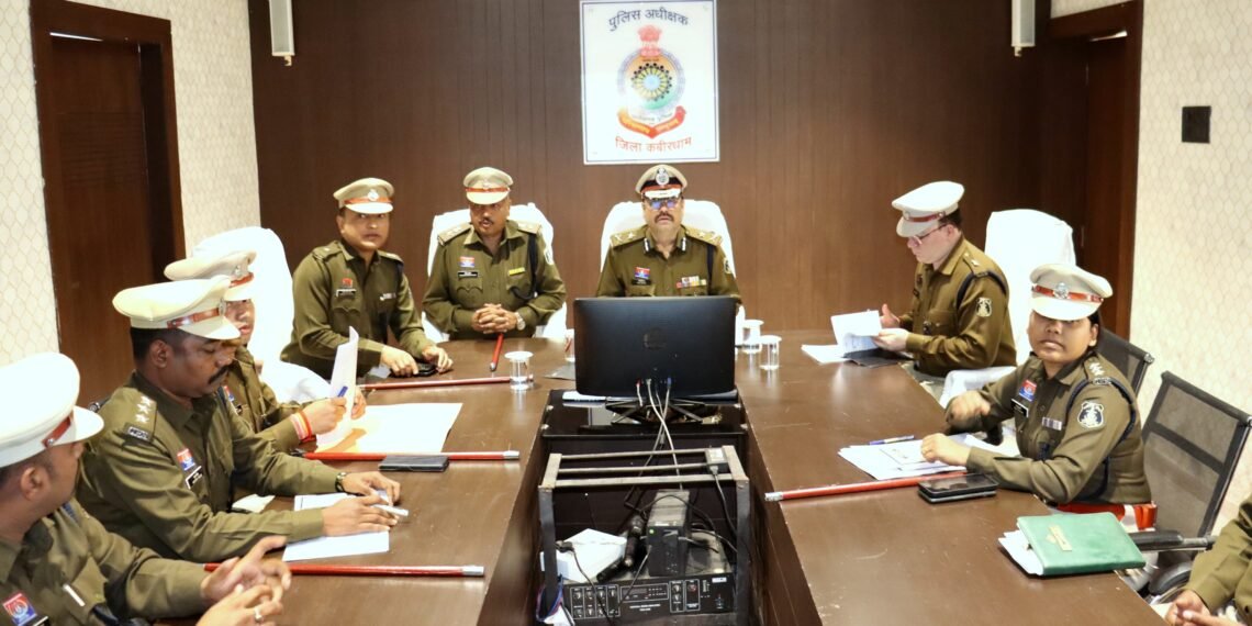 *आई जी राजनांदगांव ने की कबीरधाम पुलिसिंग की समीक्षा, अनुशासन और जनता से जुड़ाव के निर्देश दिए*