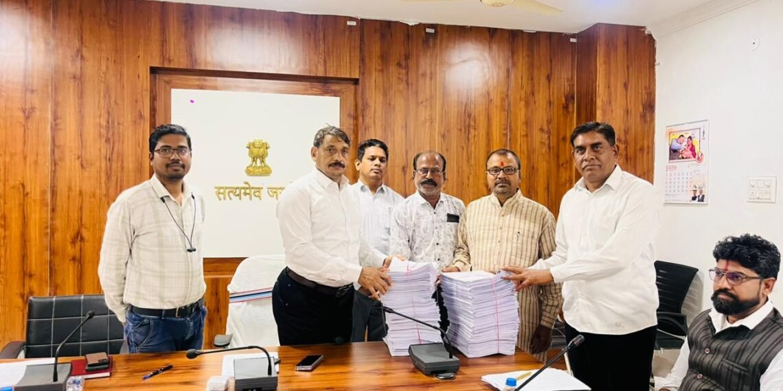 *निर्वाचक नामावली का किया गया अंतिम प्रकाशन*