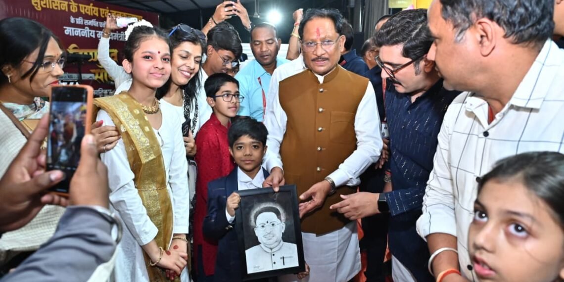 *मुख्यमंत्री विष्णुदेव साय को मिलीं जन-जन की शुभकामनाएं, जन्मदिन पर मुख्यमंत्री निवास बना उल्लास का केंद्र*