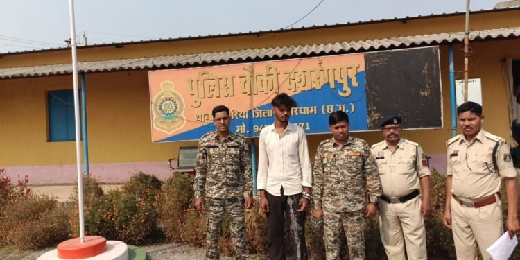 *कबीरधाम पुलिस की सतर्क कार्यवाही, अवैध गांजा के साथ आरोपी गिरफ्तार, मादक पदार्थ, नगदी एवं मोबाइल जप्त*