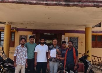 पांडातराई: निराश्रित गौवंश के उचित प्रबंधन के लिए स्थानीय युवाओं ने सीएमओ से की कांजी हाउस एवं गौशाला निर्माण की मांग