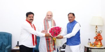 *जहां कभी एम्बुलेंस पहुंचना भी सपना था, वहां अब डॉक्टर दे रहे दस्तक : बस्तर के जंगलों तक पहुंची स्वास्थ्य क्रांति*