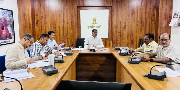 *धान उठाव और अंतिम निराकरण में लापरवाही पर होगी सख्त कार्रवाई -कलेक्टर गोपाल वर्मा*
