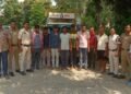 *मवेशियों को बिना चारा-पानी के क्रूरतापूर्वक वाहनों में भरकर परिवहन कर रहे 08 आरोपियों को थाना कुकदुर पुलिस ने किया गिरफ्तार।*